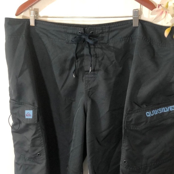 QUICKSILVER navy blue board shorts, size 42 - Picture 2 of 7